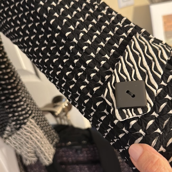 Women’s Knit Geometric Lightweight Jacket by Moonlight - Picture 5 of 5